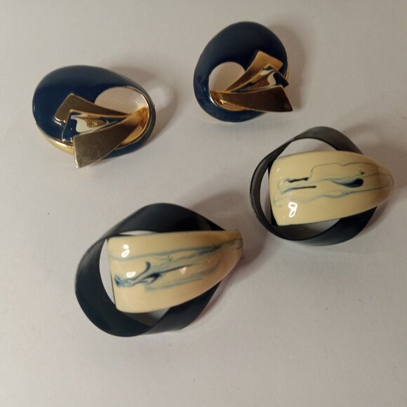 2 pairs Totally 80s Vintage Enamel Earrings Navy - Picture 10 of 11